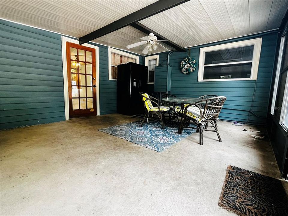 Active With Contract: $2,600 (3 beds, 2 baths, 1333 Square Feet)