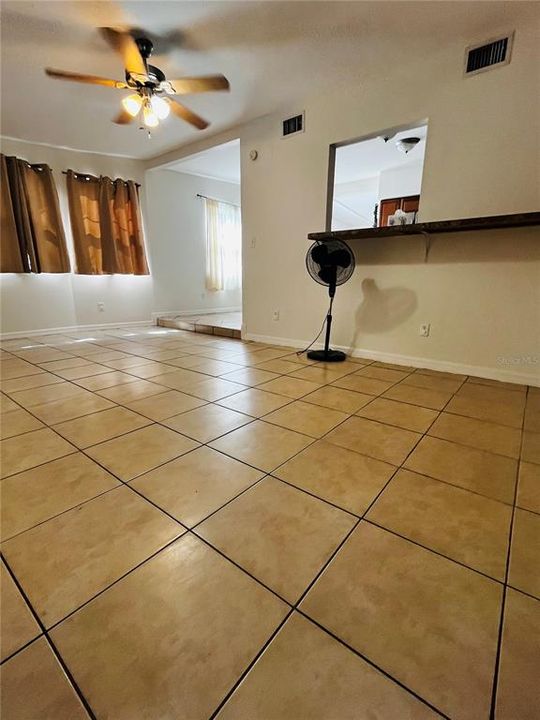 Active With Contract: $2,600 (3 beds, 2 baths, 1333 Square Feet)