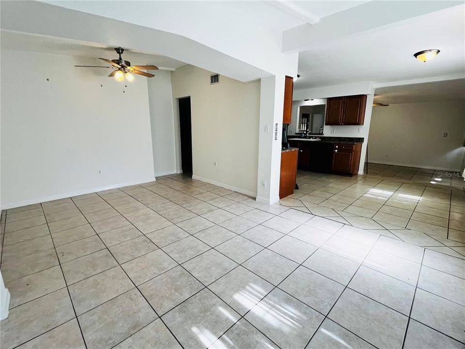 Active With Contract: $2,600 (3 beds, 2 baths, 1333 Square Feet)