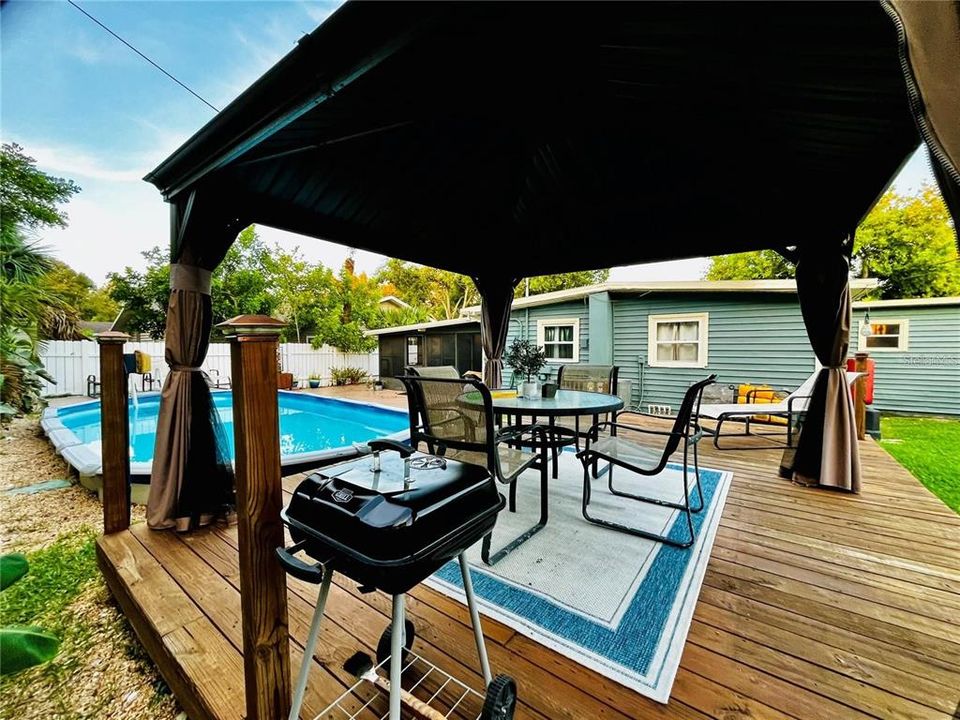 Active With Contract: $2,600 (3 beds, 2 baths, 1333 Square Feet)