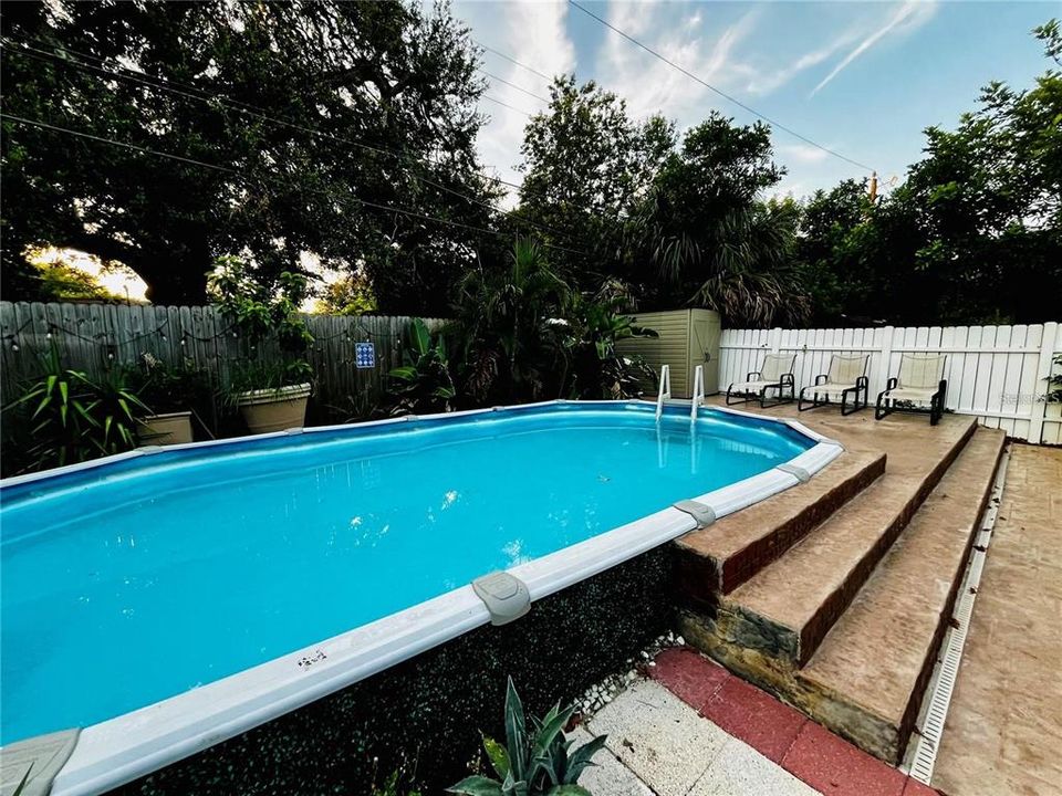 Active With Contract: $2,600 (3 beds, 2 baths, 1333 Square Feet)