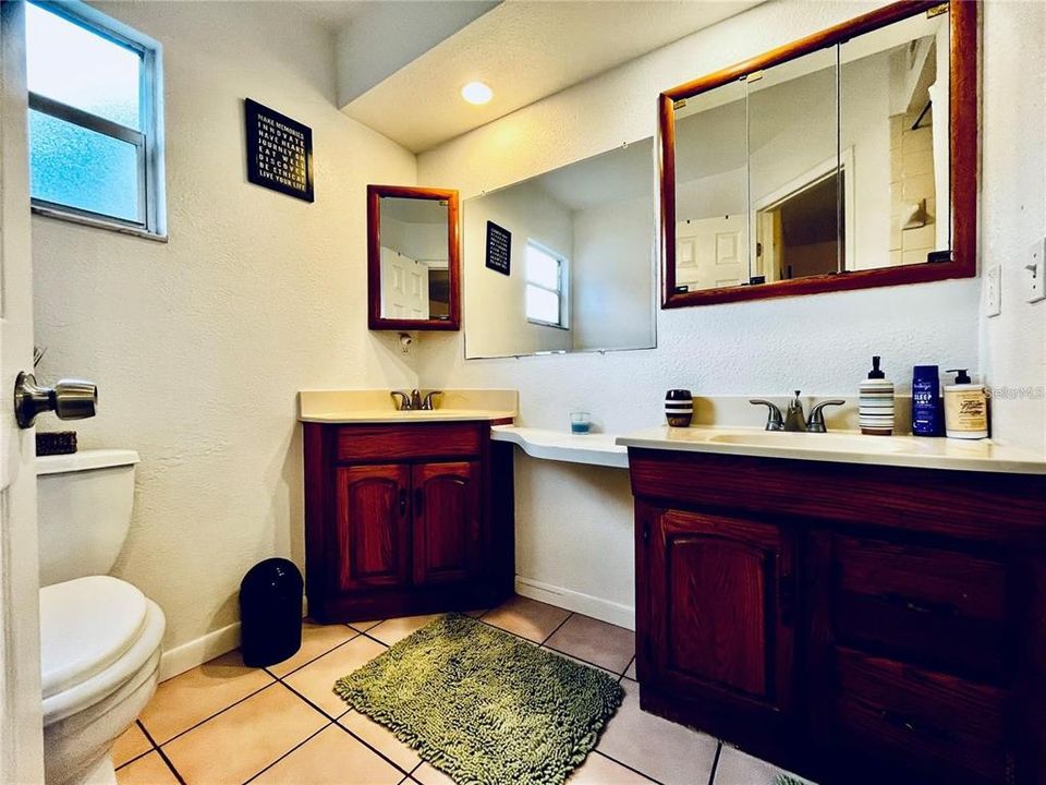 Active With Contract: $2,600 (3 beds, 2 baths, 1333 Square Feet)