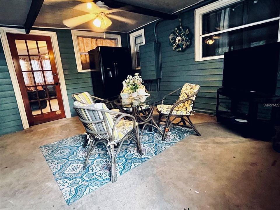 Active With Contract: $2,600 (3 beds, 2 baths, 1333 Square Feet)