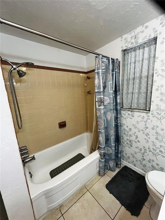 Active With Contract: $2,600 (3 beds, 2 baths, 1333 Square Feet)