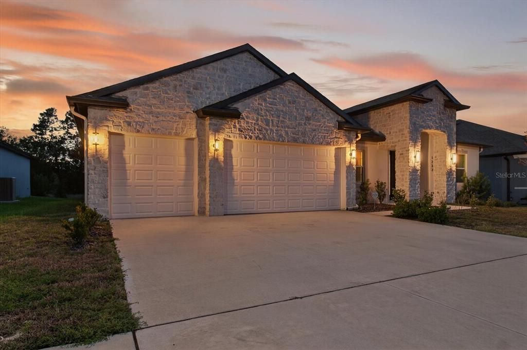 待售: $855,000 (4 贝兹, 3 浴室, 3088 平方英尺)