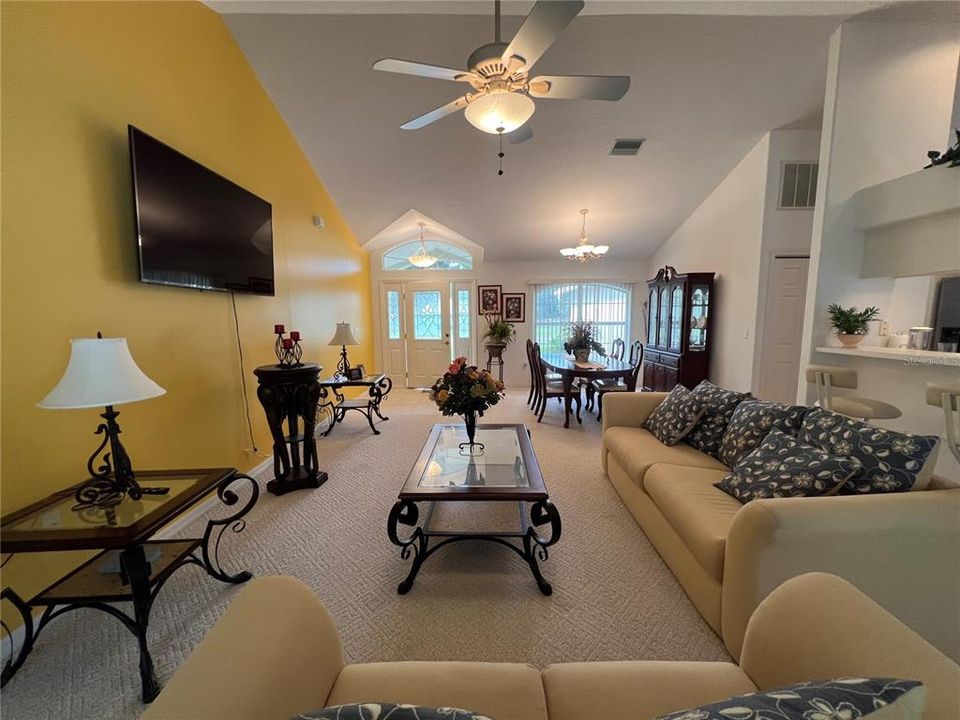 For Sale: $375,000 (3 beds, 2 baths, 1620 Square Feet)