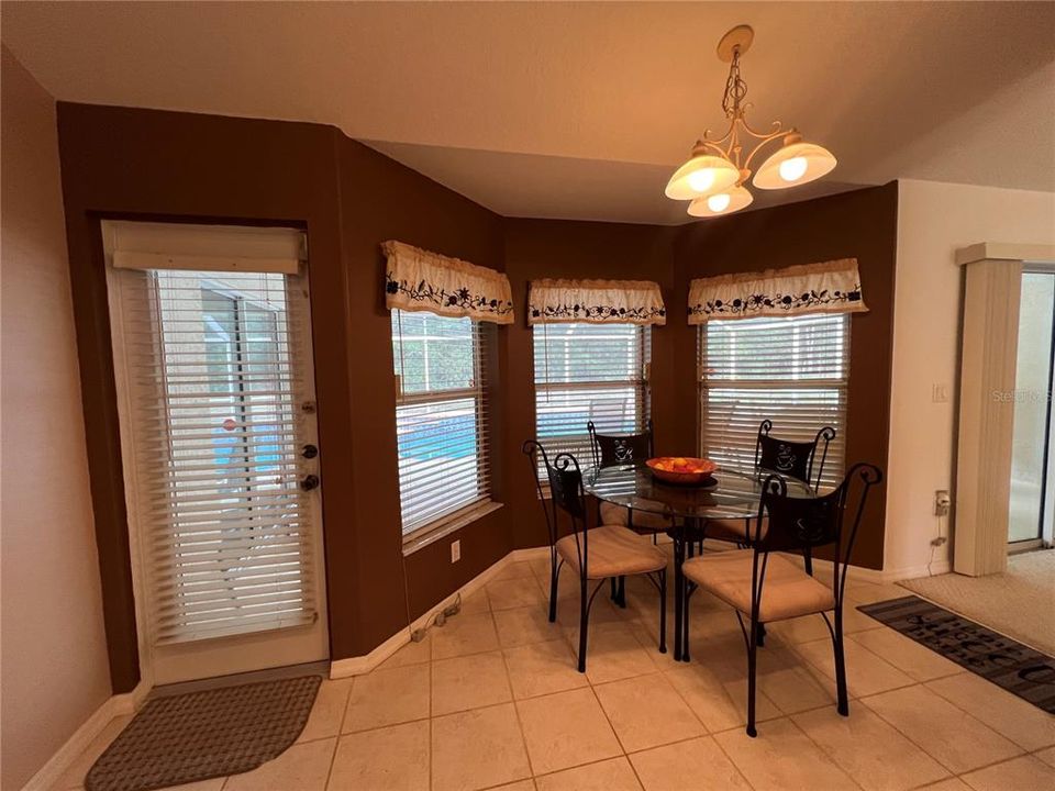 For Sale: $375,000 (3 beds, 2 baths, 1620 Square Feet)