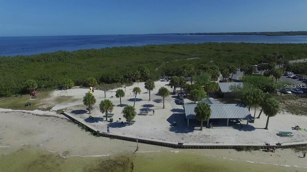 На продажу: $339,690 (0.33 acres)