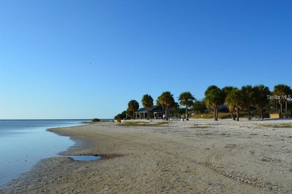 На продажу: $339,690 (0.33 acres)