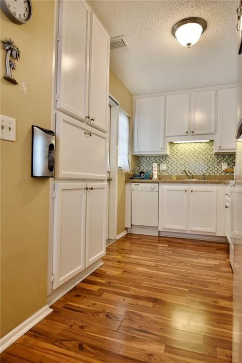 Под контрактом: $159,999 (2 спален, 2 ванн, 1118 Квадратных фут)