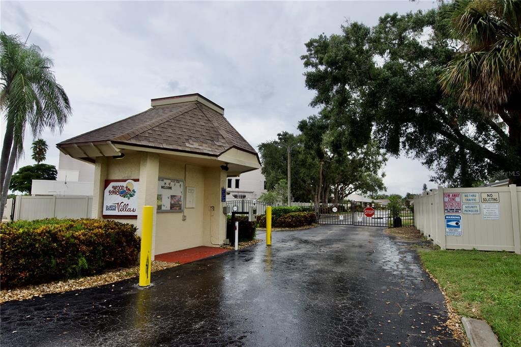 Под контрактом: $159,999 (2 спален, 2 ванн, 1118 Квадратных фут)