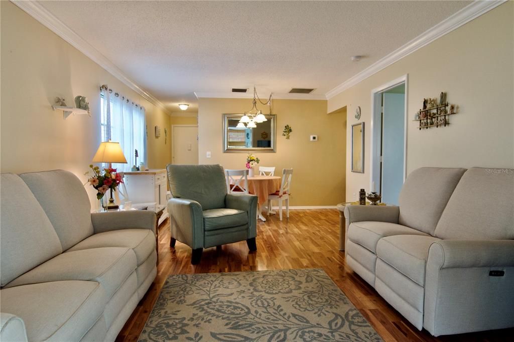 Под контрактом: $159,999 (2 спален, 2 ванн, 1118 Квадратных фут)