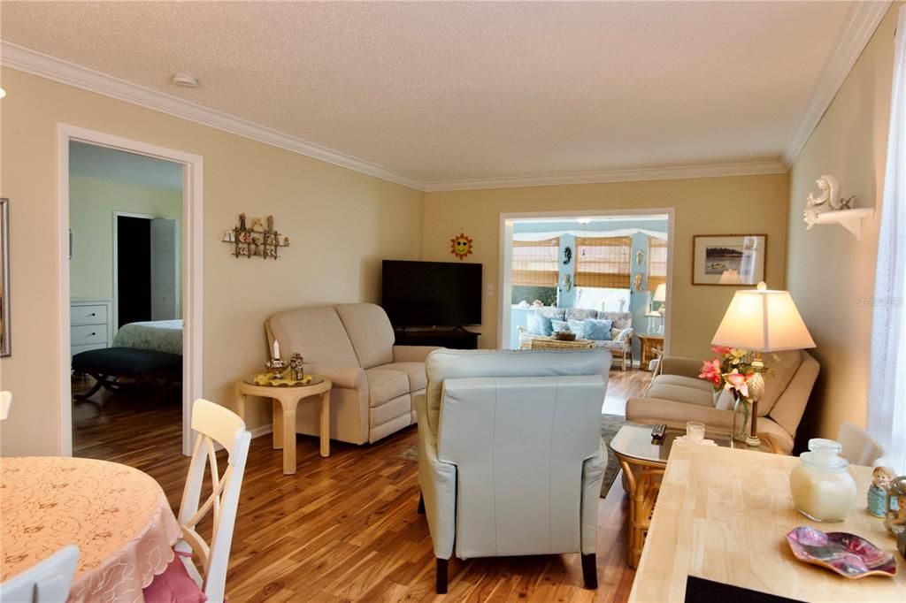 Под контрактом: $159,999 (2 спален, 2 ванн, 1118 Квадратных фут)