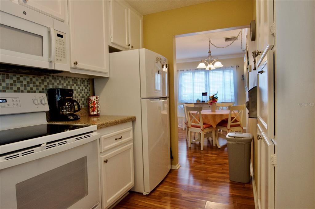 Под контрактом: $159,999 (2 спален, 2 ванн, 1118 Квадратных фут)