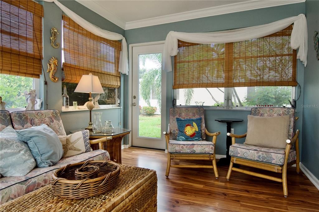 Под контрактом: $159,999 (2 спален, 2 ванн, 1118 Квадратных фут)