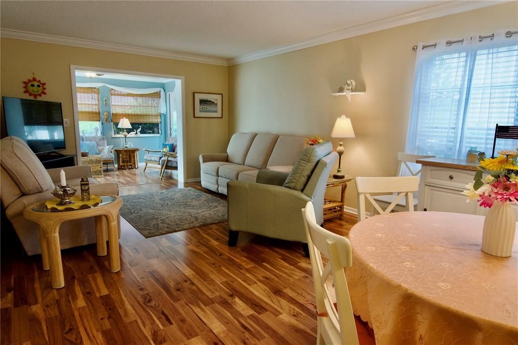 Под контрактом: $159,999 (2 спален, 2 ванн, 1118 Квадратных фут)