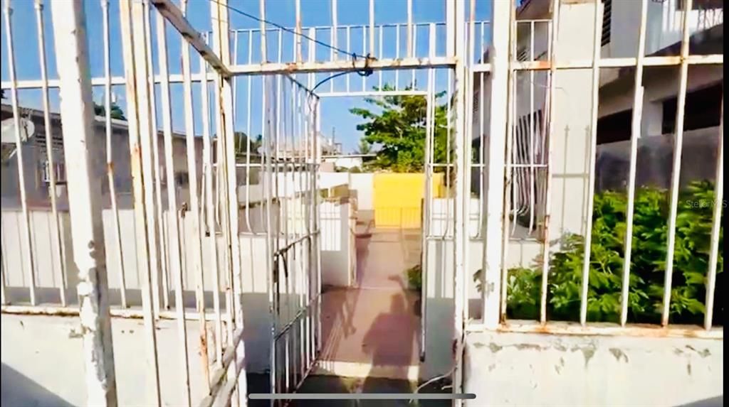 На продажу: $110,000 (0.06 acres)