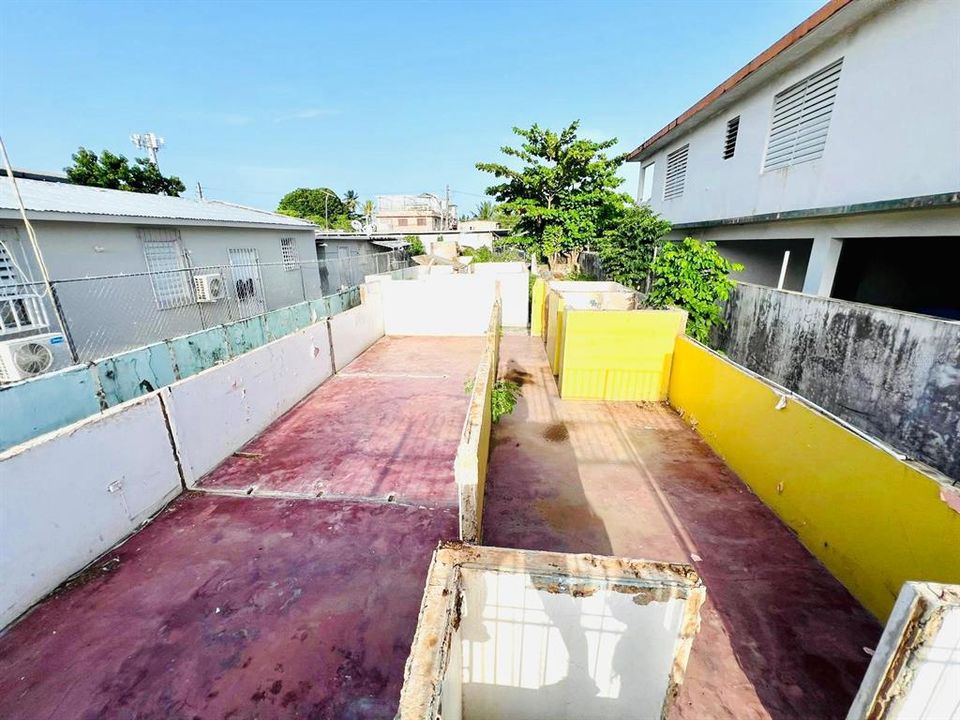 На продажу: $110,000 (0.06 acres)