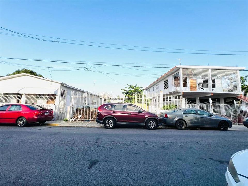 На продажу: $110,000 (0.06 acres)