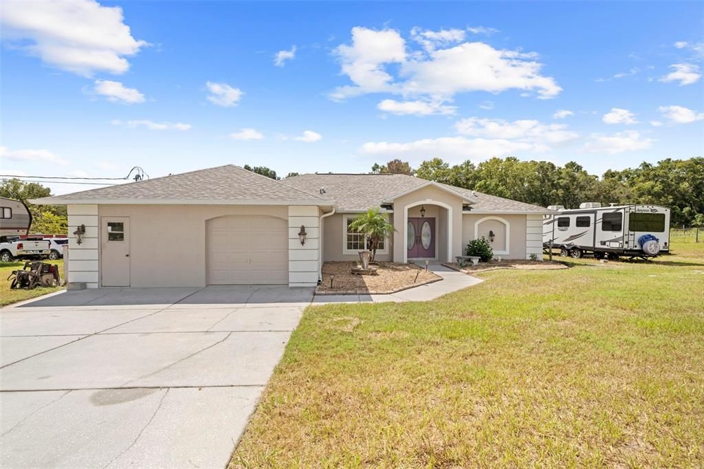 Recently Sold: $435,000 (3 beds, 2 baths, 1901 Square Feet)