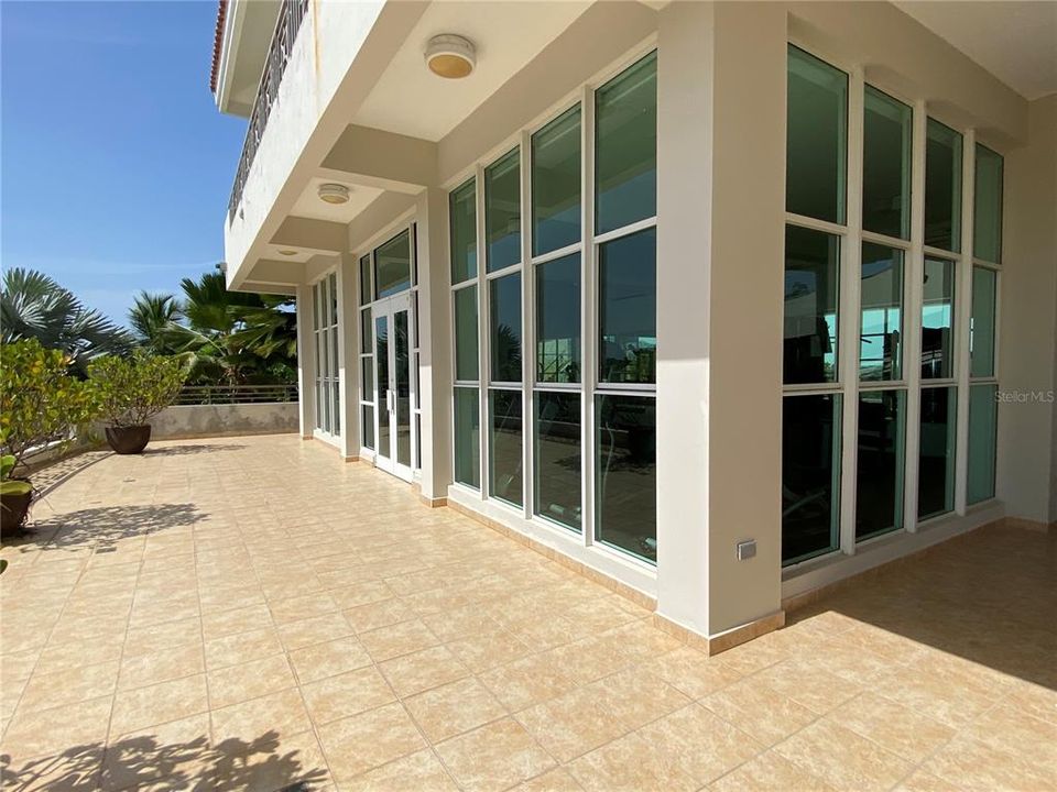 Recently Rented: $2,800 (3 beds, 2 baths, 1570 Square Feet)