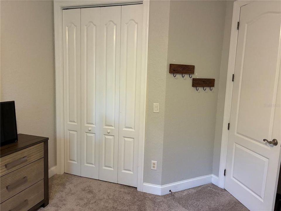 For Sale: $337,000 (3 beds, 2 baths, 1741 Square Feet)