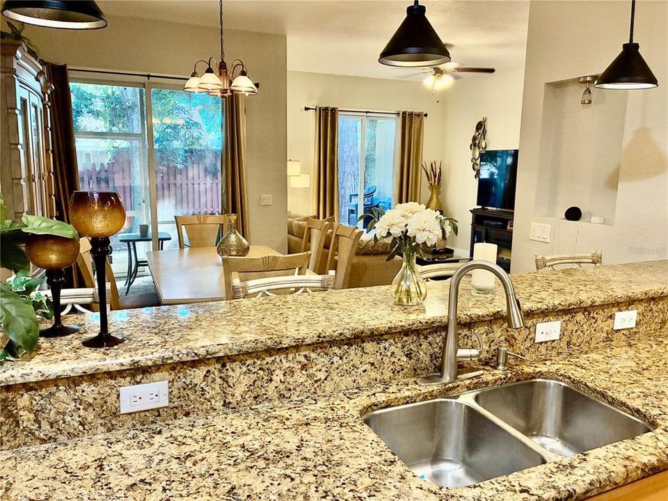 For Sale: $337,000 (3 beds, 2 baths, 1741 Square Feet)