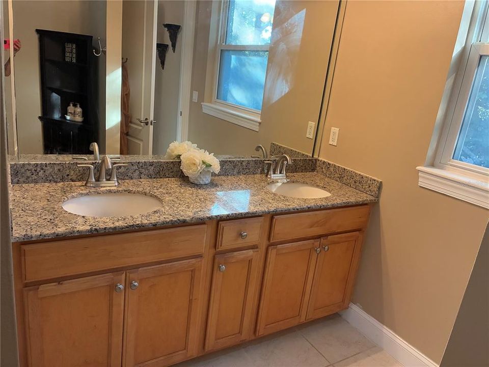 For Sale: $337,000 (3 beds, 2 baths, 1741 Square Feet)