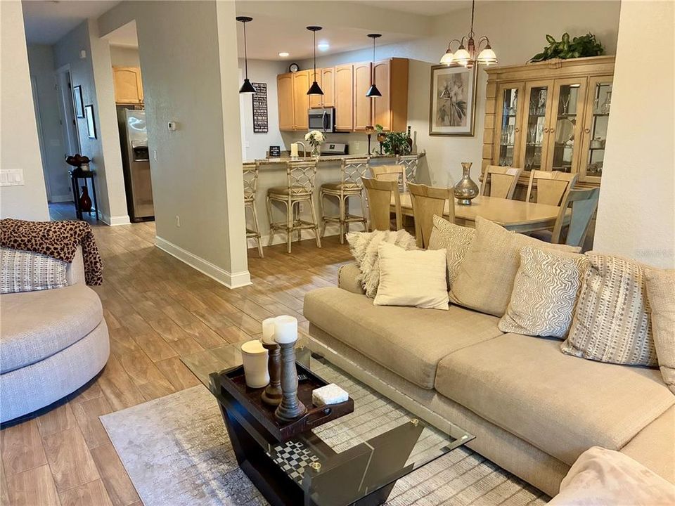 For Sale: $337,000 (3 beds, 2 baths, 1741 Square Feet)