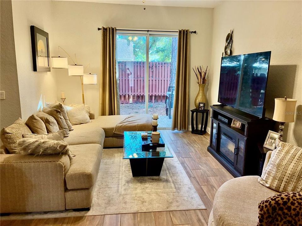 For Sale: $337,000 (3 beds, 2 baths, 1741 Square Feet)