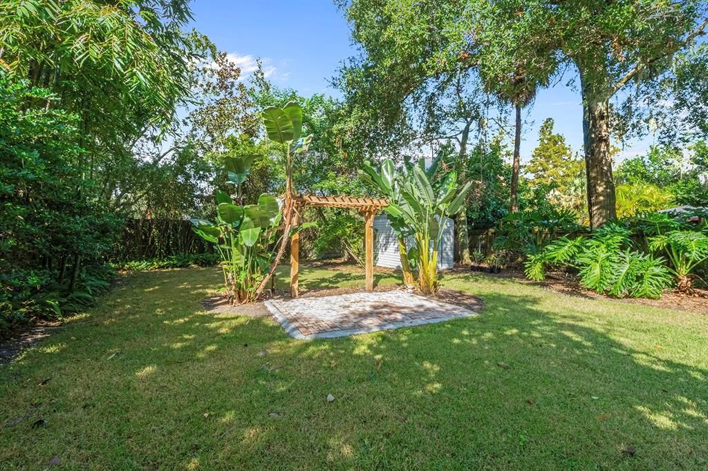 Activo con contrato: $330,000 (2 camas, 1 baños, 938 Pies cuadrados)