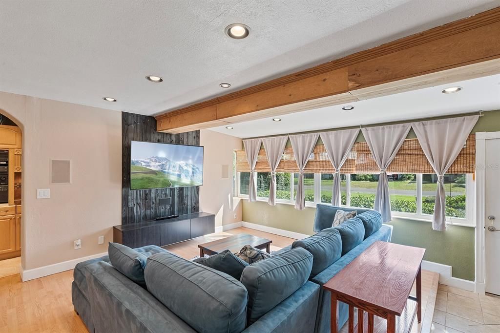 Activo con contrato: $330,000 (2 camas, 1 baños, 938 Pies cuadrados)