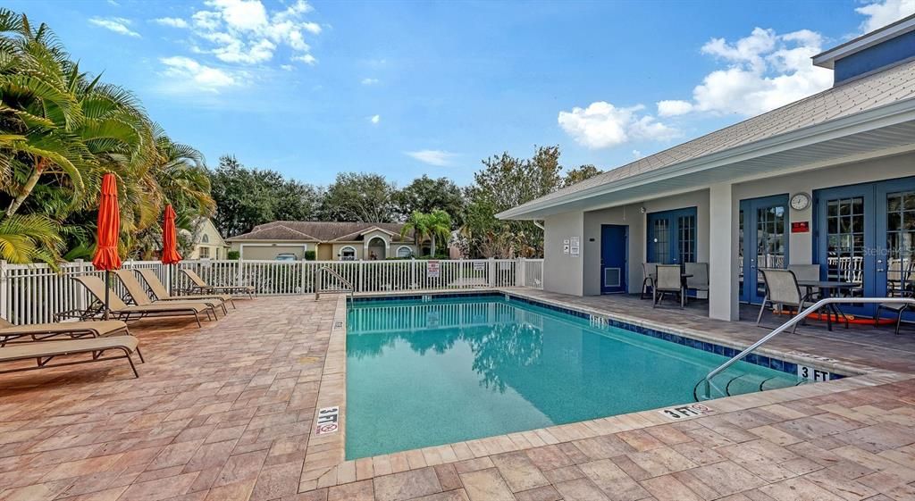 Active With Contract: $400,000 (4 beds, 2 baths, 2212 Square Feet)