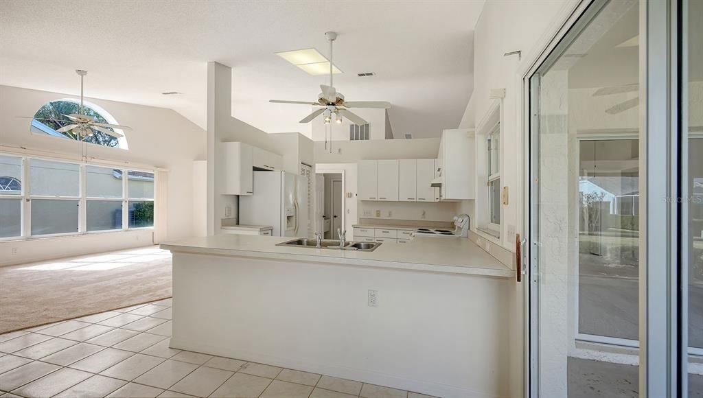 Active With Contract: $400,000 (4 beds, 2 baths, 2212 Square Feet)
