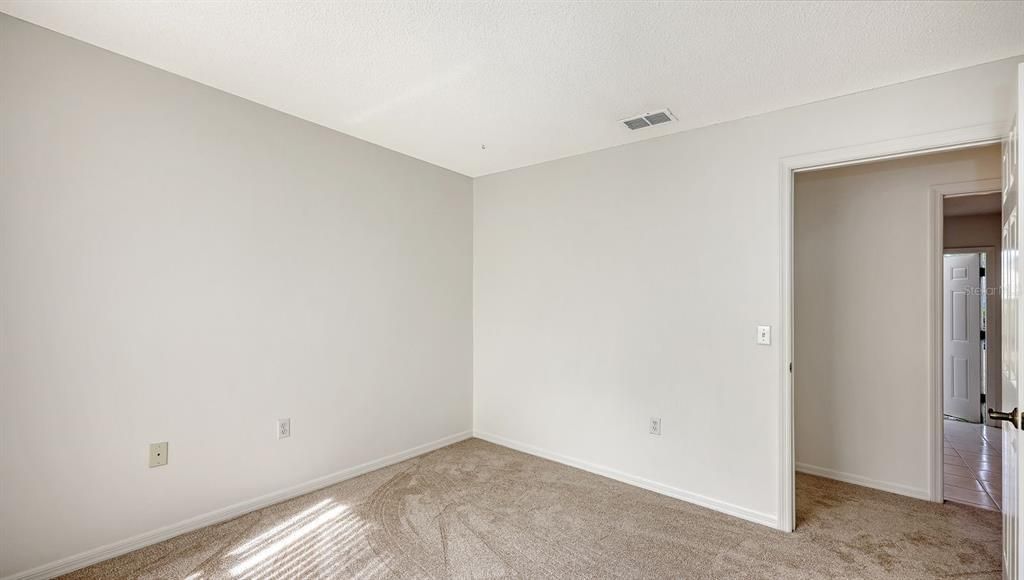 Active With Contract: $400,000 (4 beds, 2 baths, 2212 Square Feet)