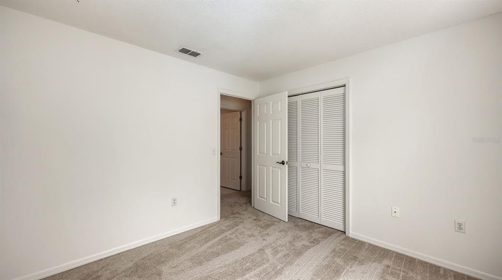 Active With Contract: $400,000 (4 beds, 2 baths, 2212 Square Feet)