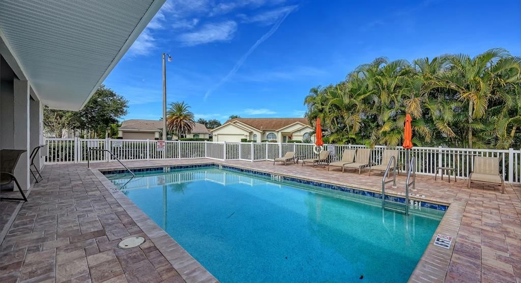 Active With Contract: $400,000 (4 beds, 2 baths, 2212 Square Feet)