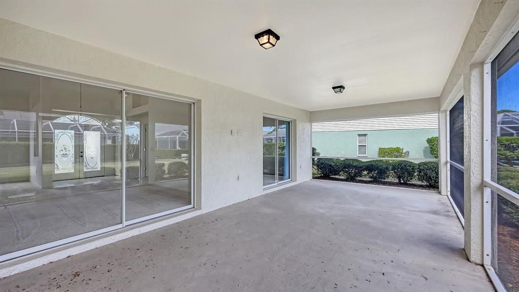 Active With Contract: $400,000 (4 beds, 2 baths, 2212 Square Feet)