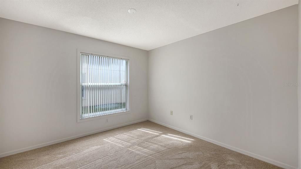 Active With Contract: $400,000 (4 beds, 2 baths, 2212 Square Feet)