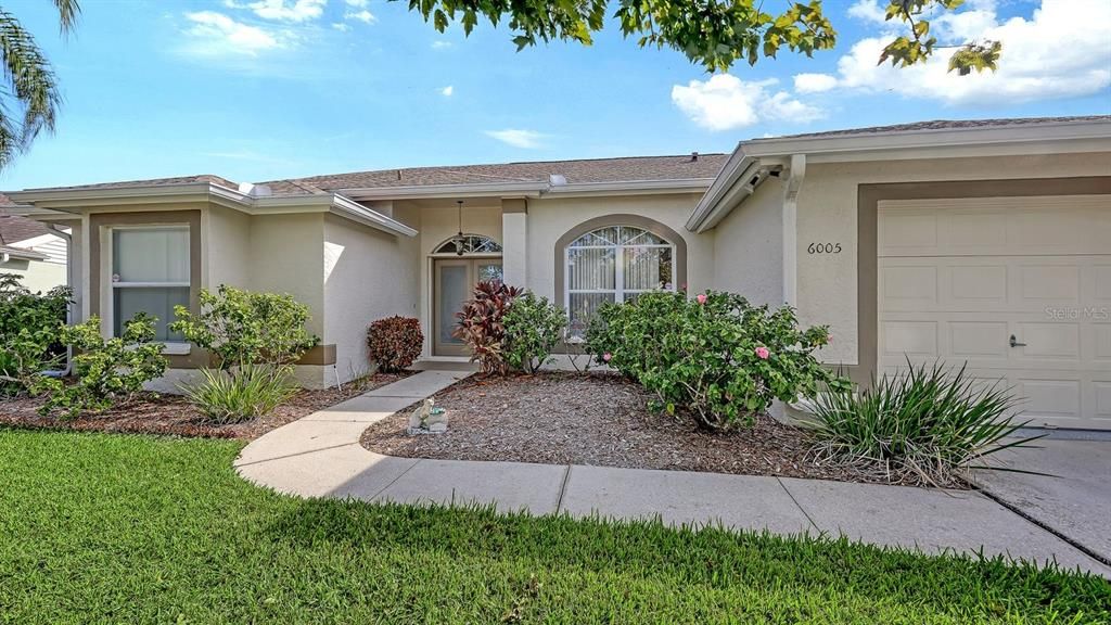 Active With Contract: $400,000 (4 beds, 2 baths, 2212 Square Feet)