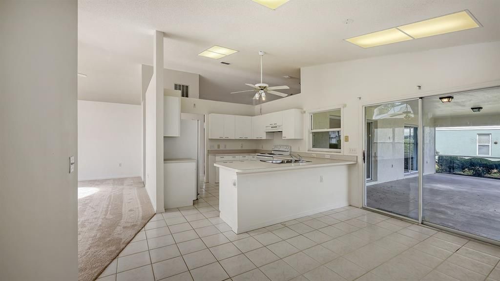 Active With Contract: $400,000 (4 beds, 2 baths, 2212 Square Feet)