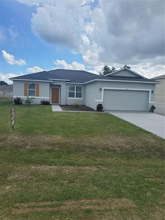 For Rent: $2,100 (4 beds, 2 baths, 1750 Square Feet)