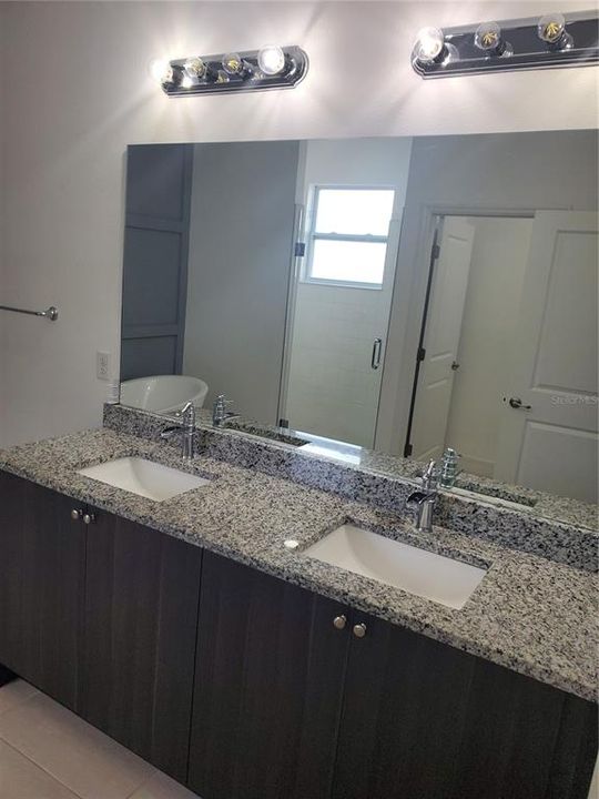 For Rent: $2,100 (4 beds, 2 baths, 1750 Square Feet)