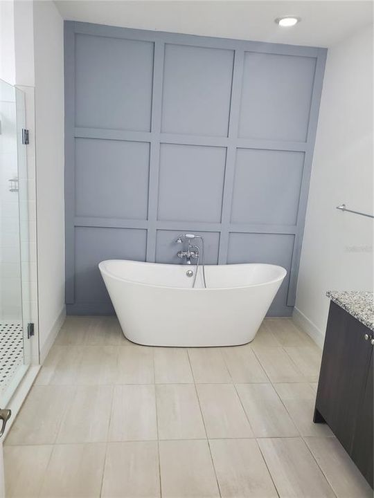 For Rent: $2,100 (4 beds, 2 baths, 1750 Square Feet)