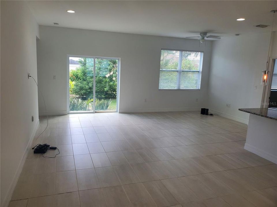 For Rent: $2,100 (4 beds, 2 baths, 1750 Square Feet)