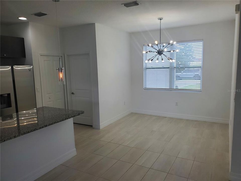 For Rent: $2,100 (4 beds, 2 baths, 1750 Square Feet)