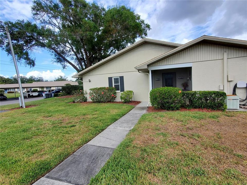 For Rent: $1,850 (2 beds, 2 baths, 1100 Square Feet)