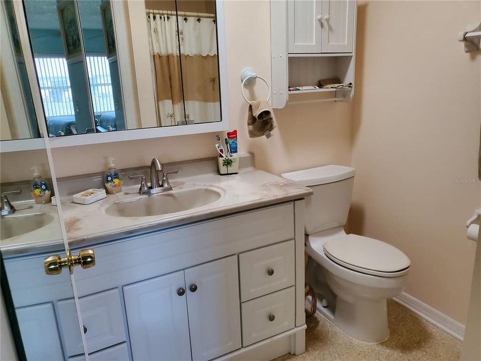 For Rent: $1,850 (2 beds, 2 baths, 1100 Square Feet)