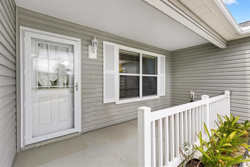 Active With Contract: $334,900 (3 beds, 2 baths, 1392 Square Feet)