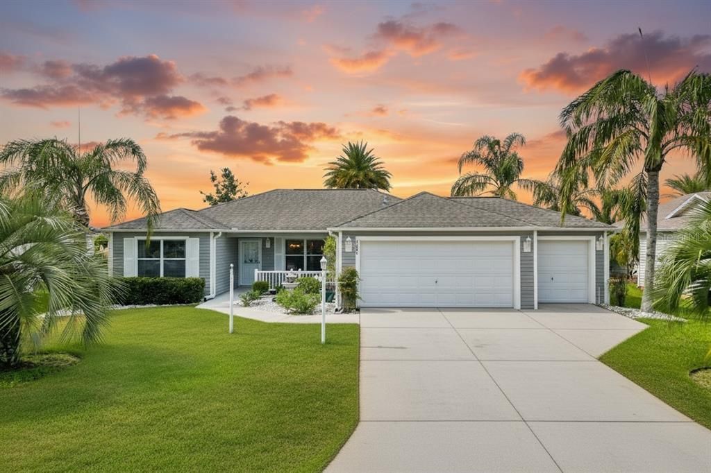 Active With Contract: $334,900 (3 beds, 2 baths, 1392 Square Feet)